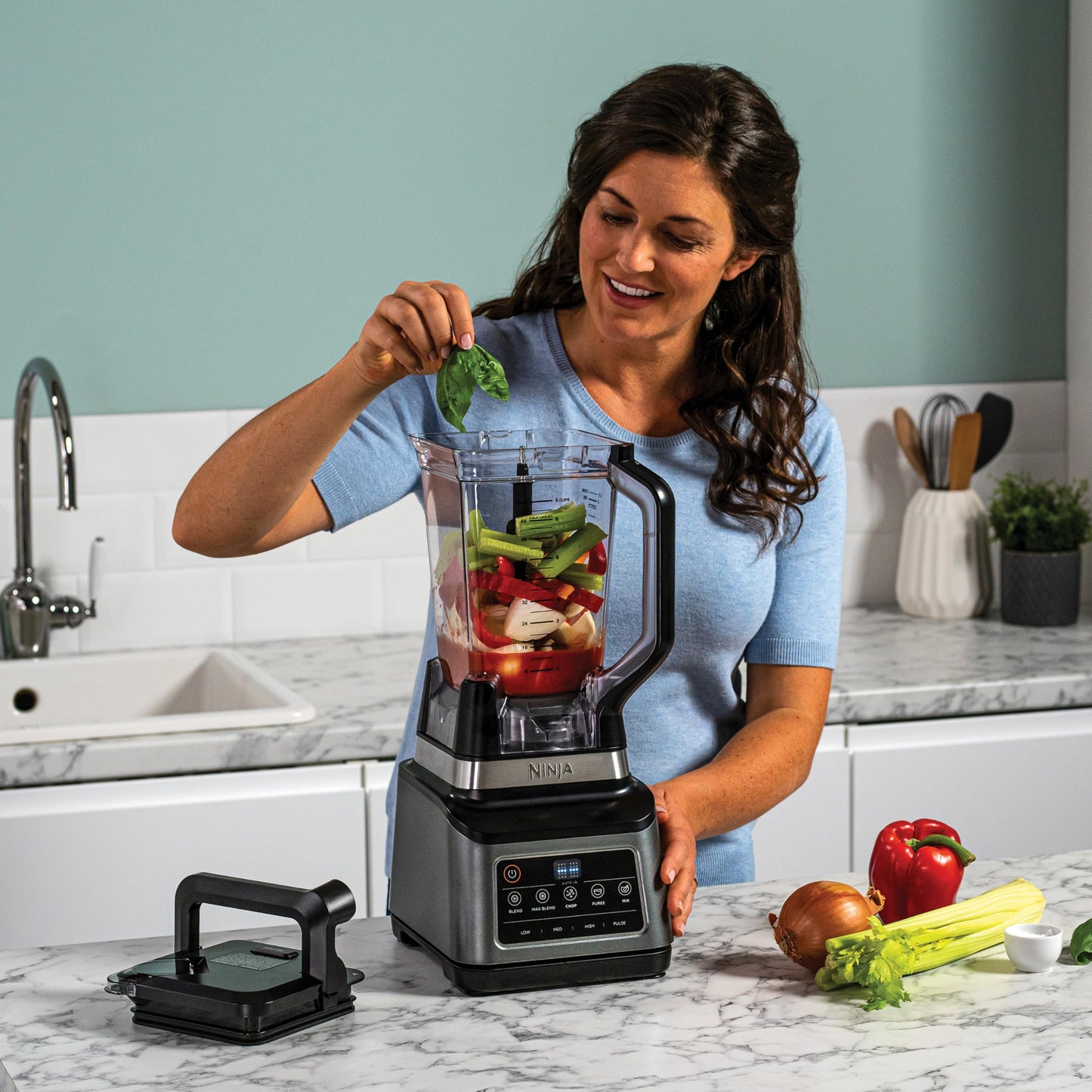 Ninja BN800EU Procesador de Alimentos 3-en-1 – 1200W, 2.1L, Auto-iQ, 3 Velocidades, Negro/Plata, Tritan sin BPA