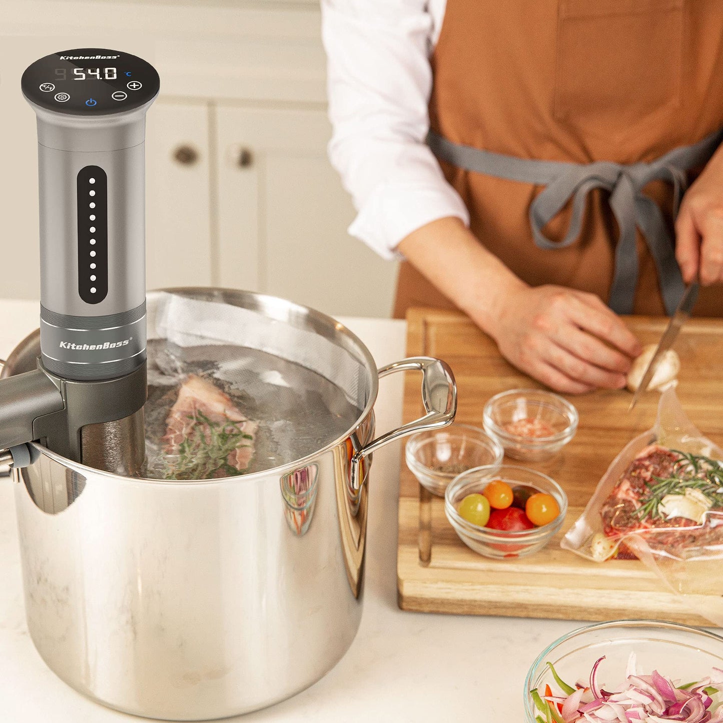 KitchenBoss Sous Vide Garer Stick Präzisionskocher•1100W •360° Zirkulation•40℃-90℃ Temperaturbereich • IPX7 Wasserdicht • LED Touch Display